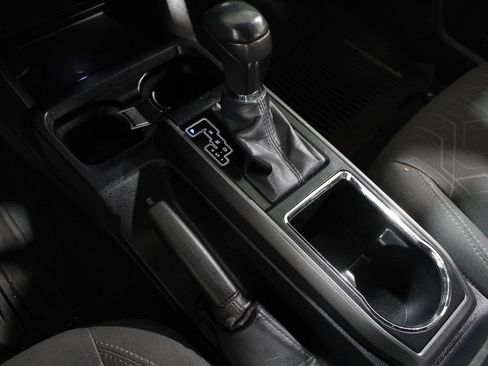 Used 2016 Toyota Tacoma TRD Sport image 15