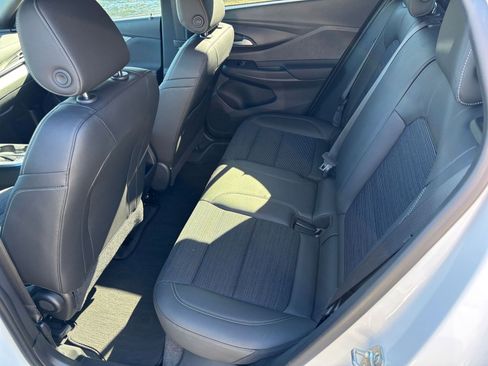 Used 2025 Buick Envista Preferred image 25