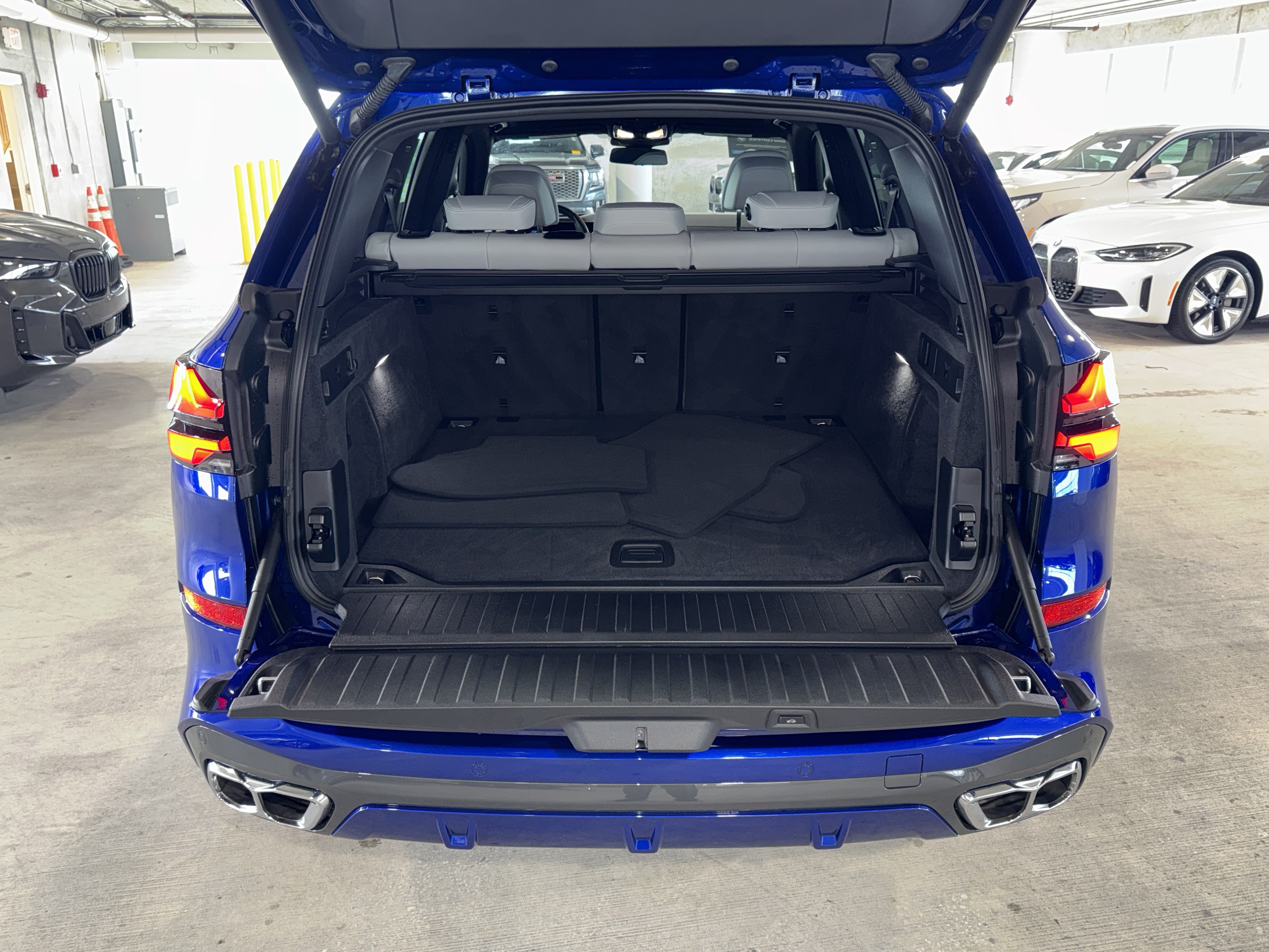 Certified 2025 BMW X5 M60i w/ Climate Comfort Package AWD/4WD image 13
