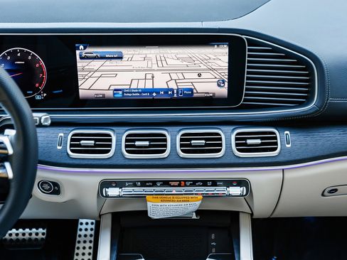 New 2026 Mercedes-Benz GLS 450 4MATIC image 11