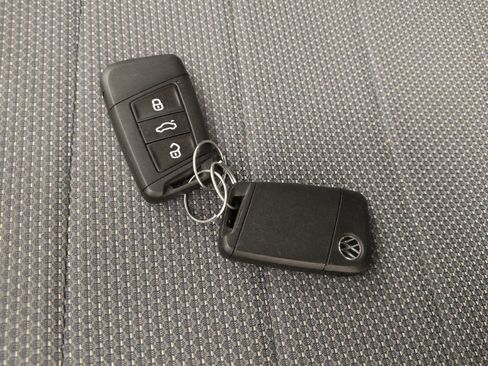 Used 2025 Volkswagen Taos S FWD image 32