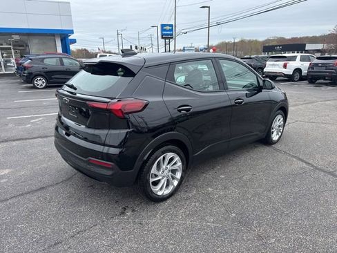 New 2027 Chevrolet Bolt LT w/ Comfort Package FWD image 7