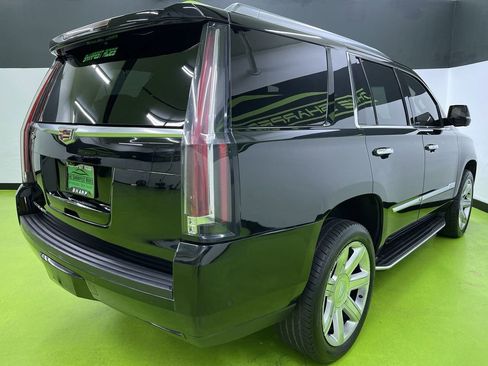 Used 2017 Cadillac Escalade Luxury image 10