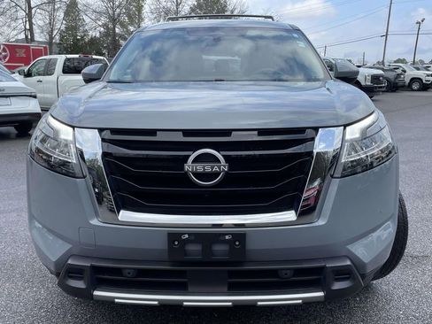 Used 2024 Nissan Pathfinder Platinum image 8