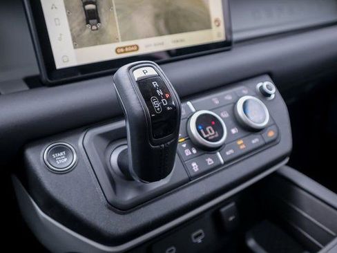 Used 2024 Land Rover Defender 110 S image 21