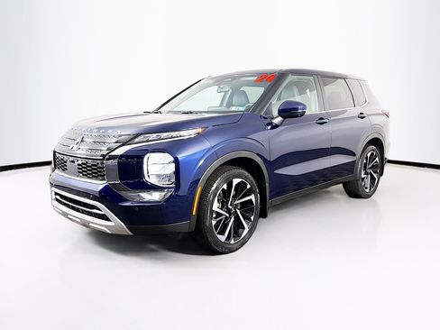 Used 2024 Mitsubishi Outlander SE image 4