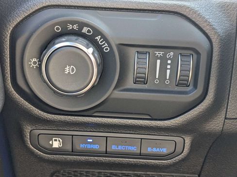 Used 2022 Jeep Wrangler Unlimited Rubicon 4xe AWD/4WD image 24