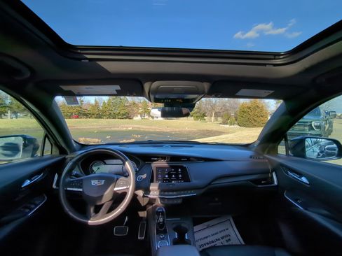 Used 2023 Cadillac XT4 Sport w/ Cold Weather Package image 19