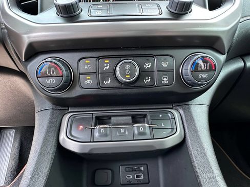 Used 2023 GMC Acadia AT4 w/ Technology Package AWD/4WD image 35
