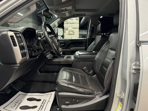 Used 2017 GMC Sierra 3500 Denali w/ Duramax Plus Package image 22