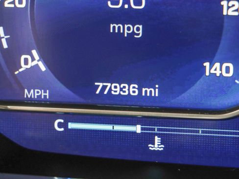 Used 2023 Chevrolet Suburban Z71 w/ Luxury Package image 17