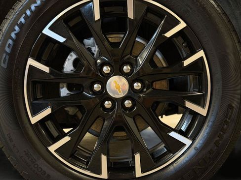 Used 2025 Chevrolet Traverse LT w/ Sun and Wheel Package AWD/4WD image 47