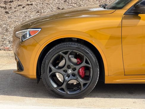 Used 2023 Alfa Romeo Stelvio Veloce image 10