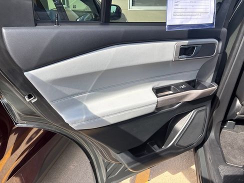 Used 2024 Ford Explorer XLT w/ Equipment Group 202A AWD/4WD image 22