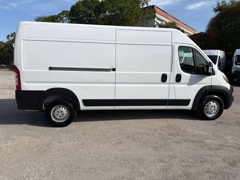 Used 2025 RAM ProMaster 2500 w/ Convenience Group FWD image 12