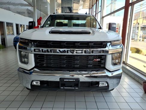 Used 2022 Chevrolet Silverado 3500 LT w/ Convenience Package image 2