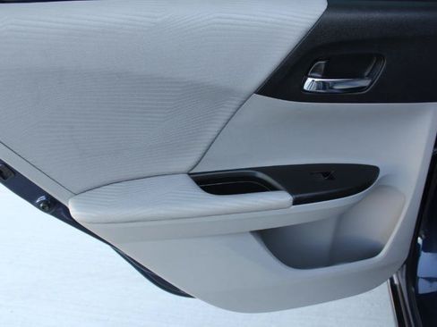 Used 2015 Honda Accord LX image 12