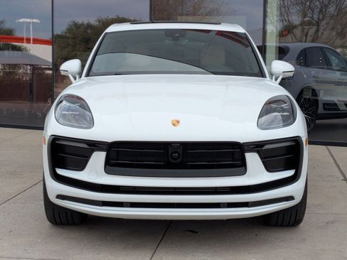 New 2025 Porsche Macan image 6