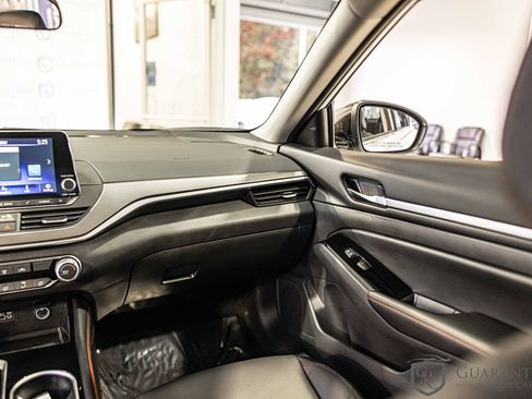 Used 2024 Nissan Altima 2.5 SR image 36