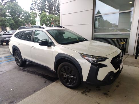 Used 2023 Subaru Outback Onyx Edition image 4