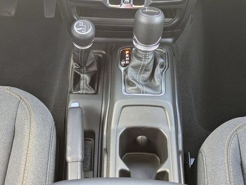New 2025 Jeep Gladiator Sport AWD/4WD image 18