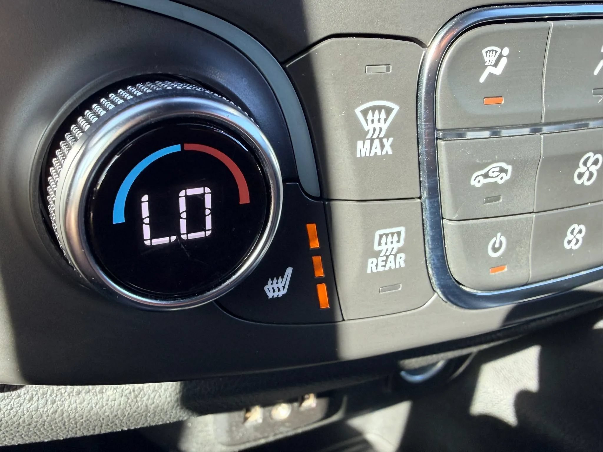 Used 2023 Chevrolet Traverse LT FWD image 21