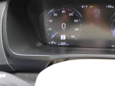 Used 2020 Volvo XC90 T5 Momentum AWD/4WD image 21