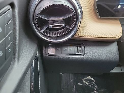 Used 2025 Chevrolet Equinox ACTIV w/ Convenience Package III image 26