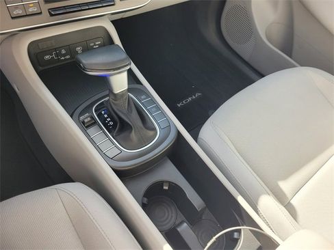 Used 2025 Hyundai Kona SEL image 23