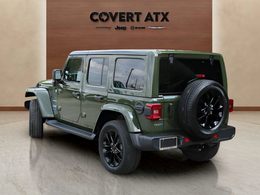 Used 2023 Jeep Wrangler Unlimited Sahara w/ Cold Weather Group AWD/4WD image 3