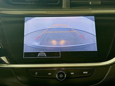 Used 2022 Buick Encore GX Essence image 15