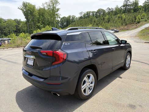 Used 2018 GMC Terrain SLE w/ Driver Convenience Package FWD image 5