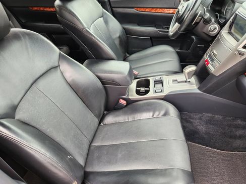Used 2011 Subaru Outback 2.5i Limited w/ PWR Moonroof Pkg AWD/4WD image 17