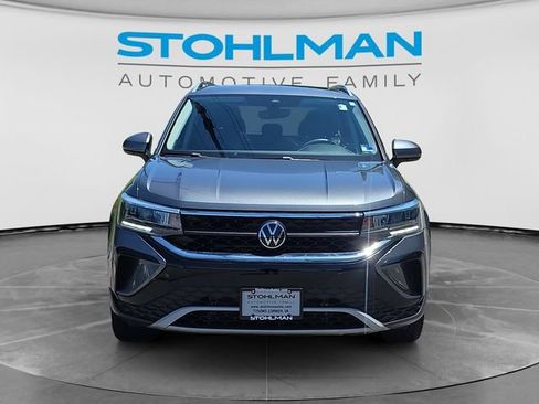 Certified 2023 Volkswagen Taos SE w/ Panoramic Sunroof Package AWD/4WD image 2