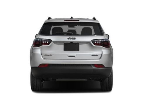 Used 2025 Jeep Compass Limited AWD/4WD image 5