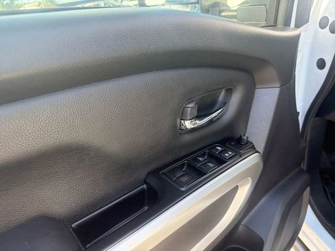 Used 2024 Nissan Titan SV w/ SV Convenience Package image 15