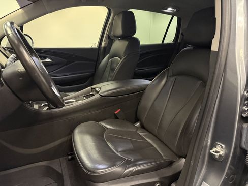 Used 2020 Buick Envision Essence image 24