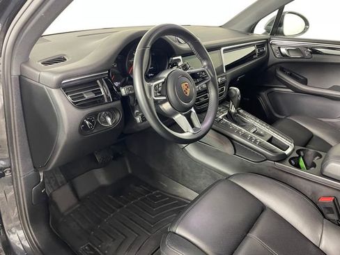Used 2020 Porsche Macan AWD/4WD image 3