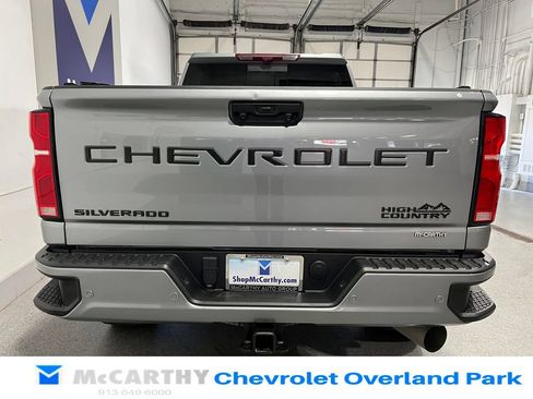 Used 2024 Chevrolet Silverado 3500 High Country w/ Technology Package AWD/4WD image 6