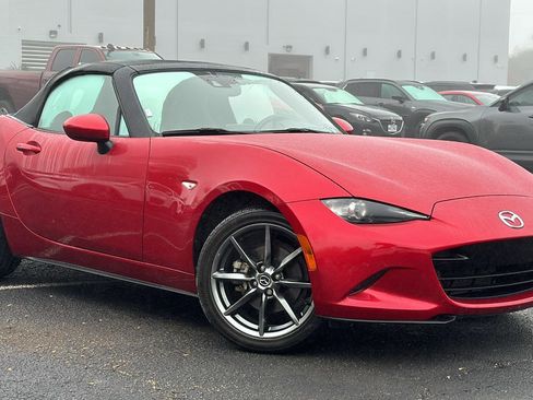 Used 2016 MAZDA MX-5 Miata Grand Touring image 2