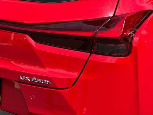 Used 2022 Lexus UX 250h w/ Accessory Package (Z2) AWD/4WD image 33