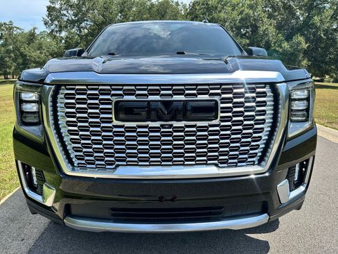 Used 2022 GMC Yukon Denali RWD image 2
