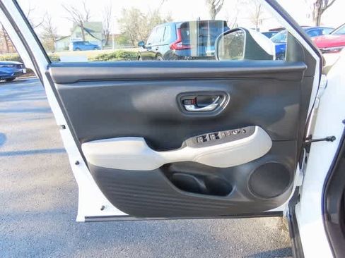 Certified 2023 Honda HR-V LX image 15