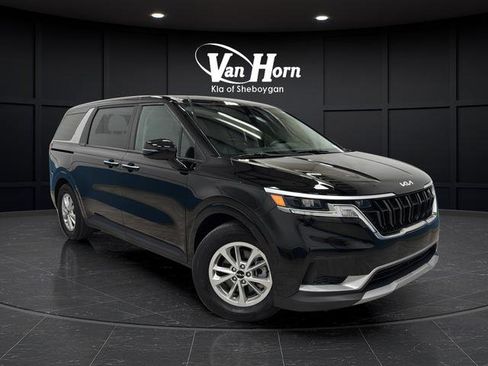 Used 2024 Kia Carnival LX image 1
