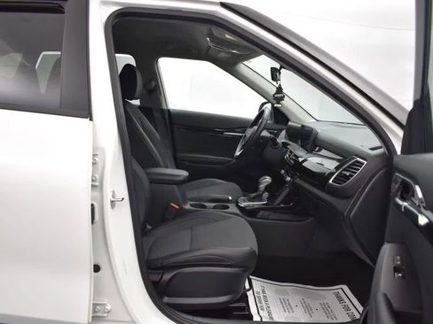 Used 2025 Kia Seltos S FWD image 17