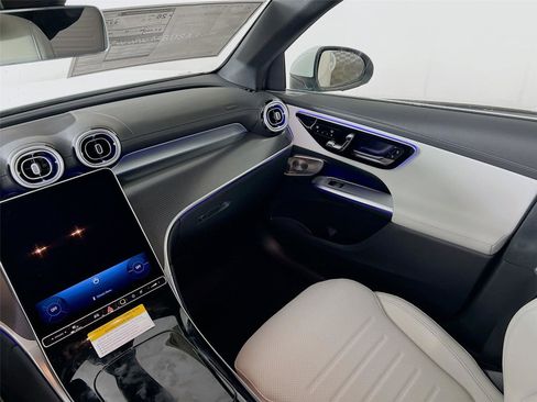 New 2026 Mercedes-Benz GLC 300 4MATIC image 21