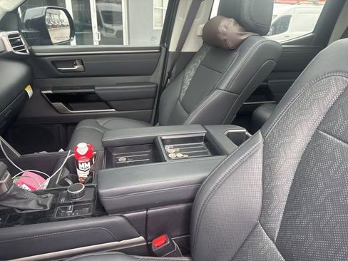Used 2024 Toyota Tundra Limited image 26