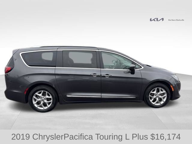 Used 2019 Chrysler Pacifica Touring-L Plus w/ Tire & Wheel Group FWD image 9