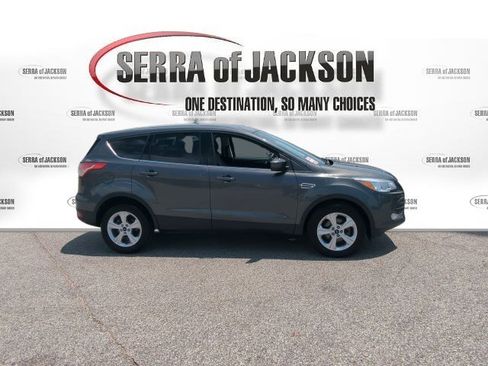 Used 2016 Ford Escape SE FWD image 9
