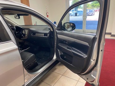 Used 2020 Mitsubishi Outlander SEL FWD image 8